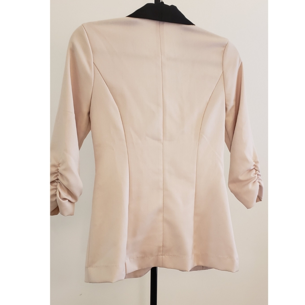 Blazer - Picture 2 of 3